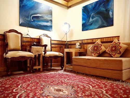 Lodge Shantiniketan Mountain Home
