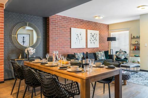 Corporate Apartment Rentals- The Vantage