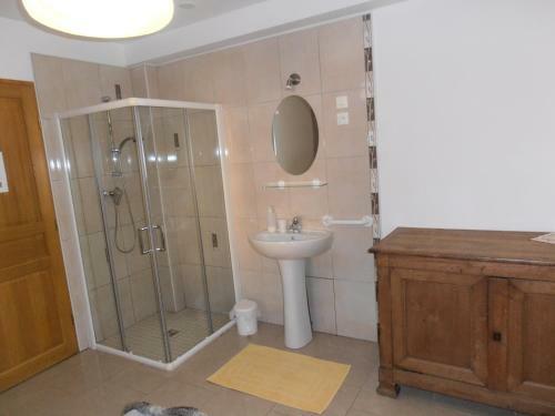 Hostal Chambres Sous Les Vignes Du Buttois