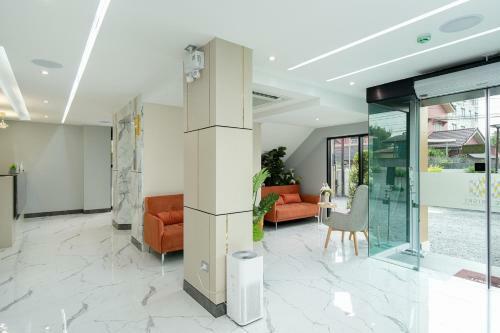 The Riski Hotel At Bangphlat Station Sha