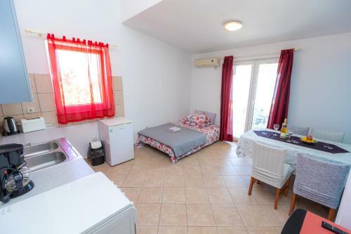 Apartments Marija - Dobropoljana