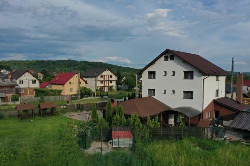 Hostal Pensiunea Lacul Albesti