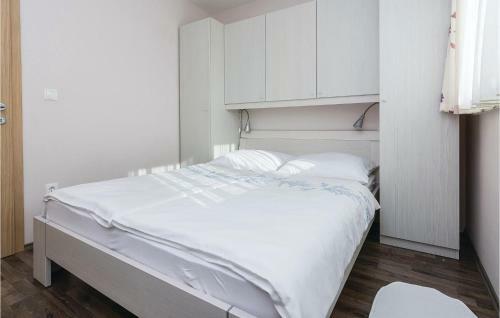 One-bedroom Apartment In Sv.filip I Jakov
