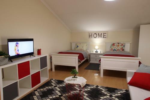 Casa Com 3 Confort�veis Quartos Ao Lado Do Mosteiro