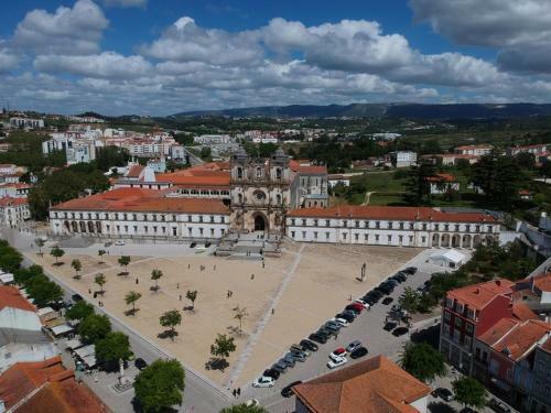 Casa Com 3 Confort�veis Quartos Ao Lado Do Mosteiro