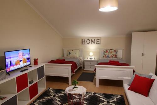 Casa Com 3 Confort�veis Quartos Ao Lado Do Mosteiro