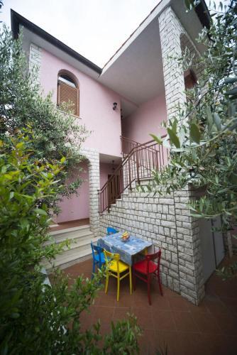 Comfortable Apartments In Peroj Near The Sea