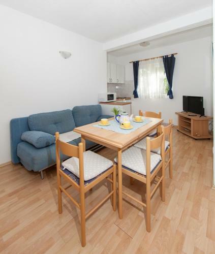 Apartments Ivo