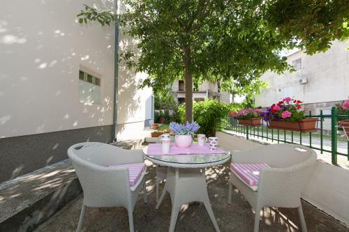 Apartments Ivo