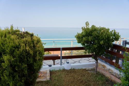 Apartamento Loutsa By The Sea