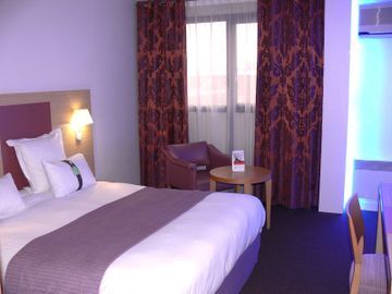 Hotel Holiday Inn Loire Valley(.)