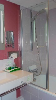 Hotel Holiday Inn Loire Valley(.)