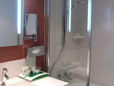 Hotel Holiday Inn Loire Valley(.)