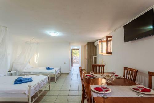 Apartamento Mani Summer Escape - Spacious Home, Fully Equipped