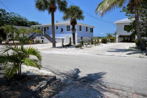 6041 Gulf Road