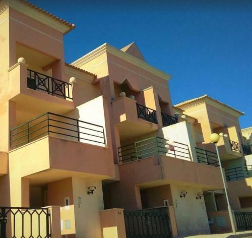 Sesimbra Sea Apartment Shared Pool & Beach