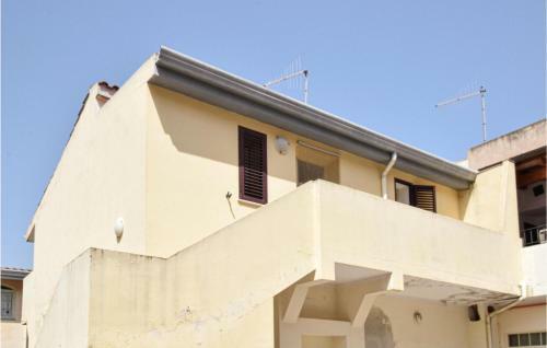 Beautiful Apartment In Galtelli' With 2 Bedrooms