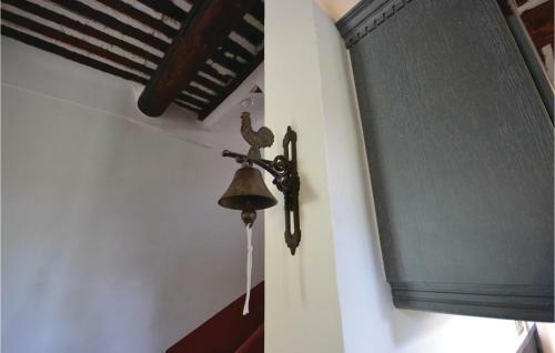 Five-bedroom Holiday Home In St. Saturnin Les Apt.