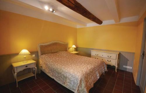 Five-bedroom Holiday Home In St. Saturnin Les Apt.