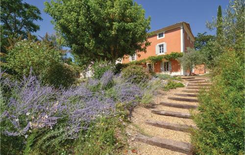 Five-bedroom Holiday Home In St. Saturnin Les Apt.