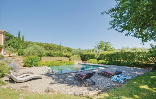 Five-bedroom Holiday Home In St. Saturnin Les Apt.