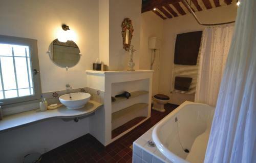 Five-bedroom Holiday Home In St. Saturnin Les Apt.