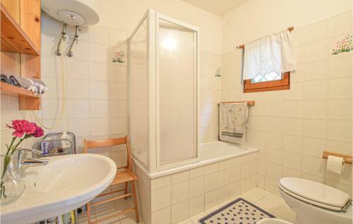 Nice Home In Lamon (bl) W/ 3 Bedrooms