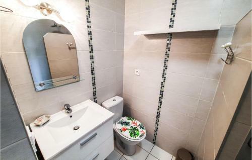 Stunning Home In Mont-dol With Wifi And 1 Bedrooms