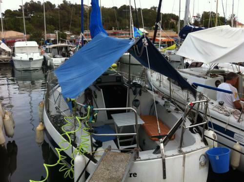 Voilier A Quai Porquerolles