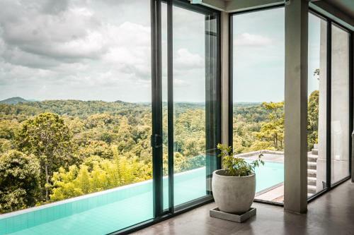 Naked Villa