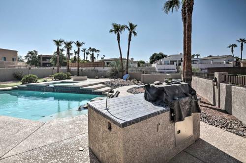 Modern Lake Havasu Oasis With Putting Green And Bbq!