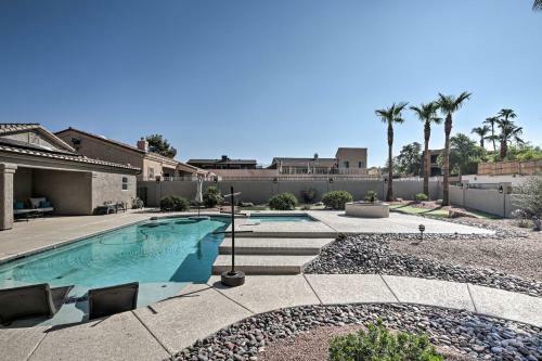 Modern Lake Havasu Oasis With Putting Green And Bbq!