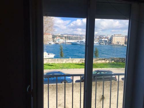 Royal View Apartment