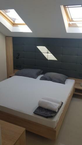 Hostal Elizabeta Deluxe Rooms