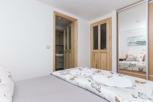 Apartments Zina