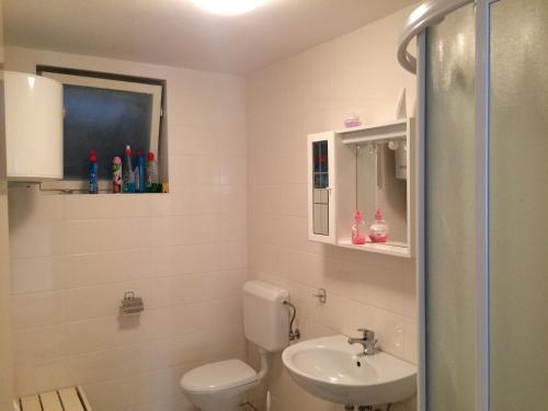 Hostal Rooms And Apartment Lia