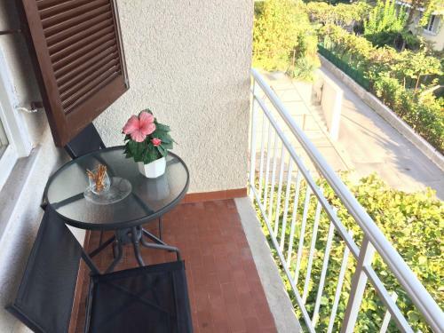 Hostal Rooms And Apartment Lia