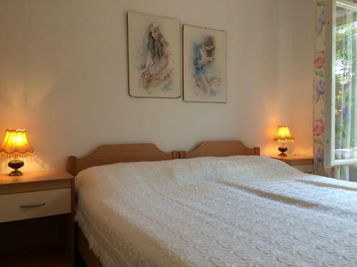 Hostal Rooms And Apartment Lia