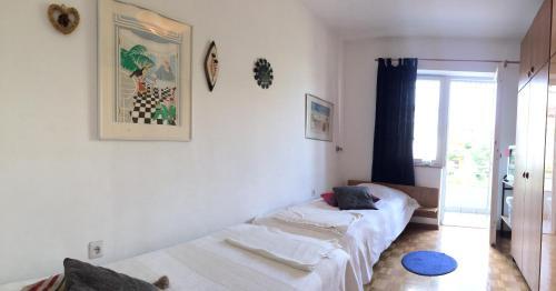 Hostal Rooms And Apartment Lia