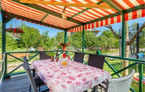 Nice Home In Fazana With 3 Bedrooms