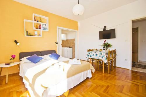 Apartamentos Close To Center, Quiet, With Parking
