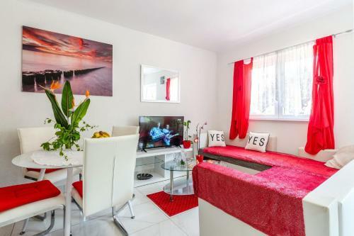 Holiday House Kata-babina