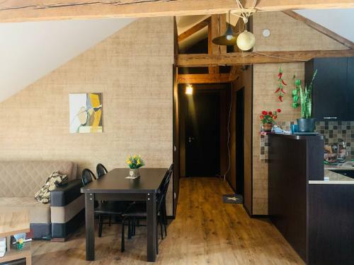 Beautiful Apartment On Atoneli