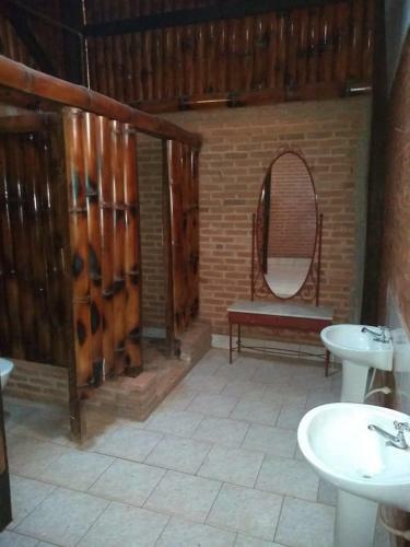 Pousada E Camping P� Na Trilha