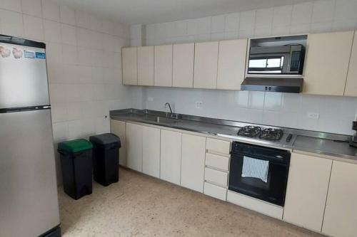Amplio Apartamento En Los Colores