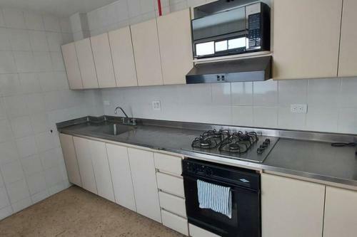 Amplio Apartamento En Los Colores
