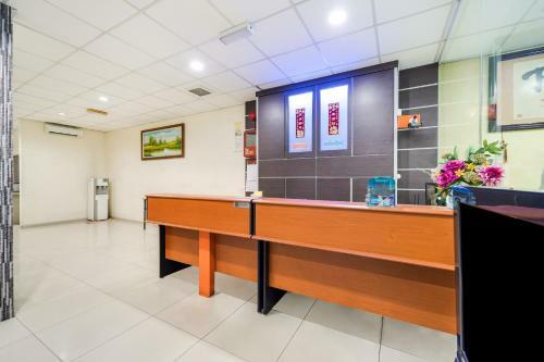 Oyo 301 River Inn Hotel