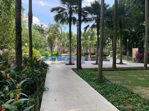 Amisha Home Design & Comfortable 2 Bedrooms Apartment