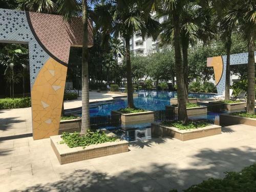 Amisha Home Design & Comfortable 2 Bedrooms Apartment