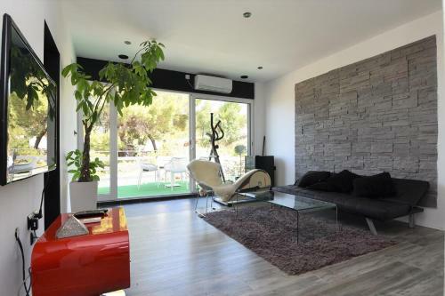 Marko Two Bedroom Apartment With Sea View